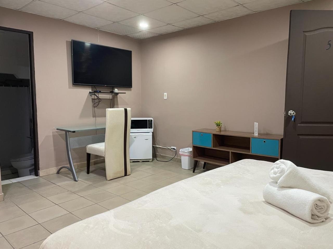 Hostal El Prado Panama-Stad Buitenkant foto