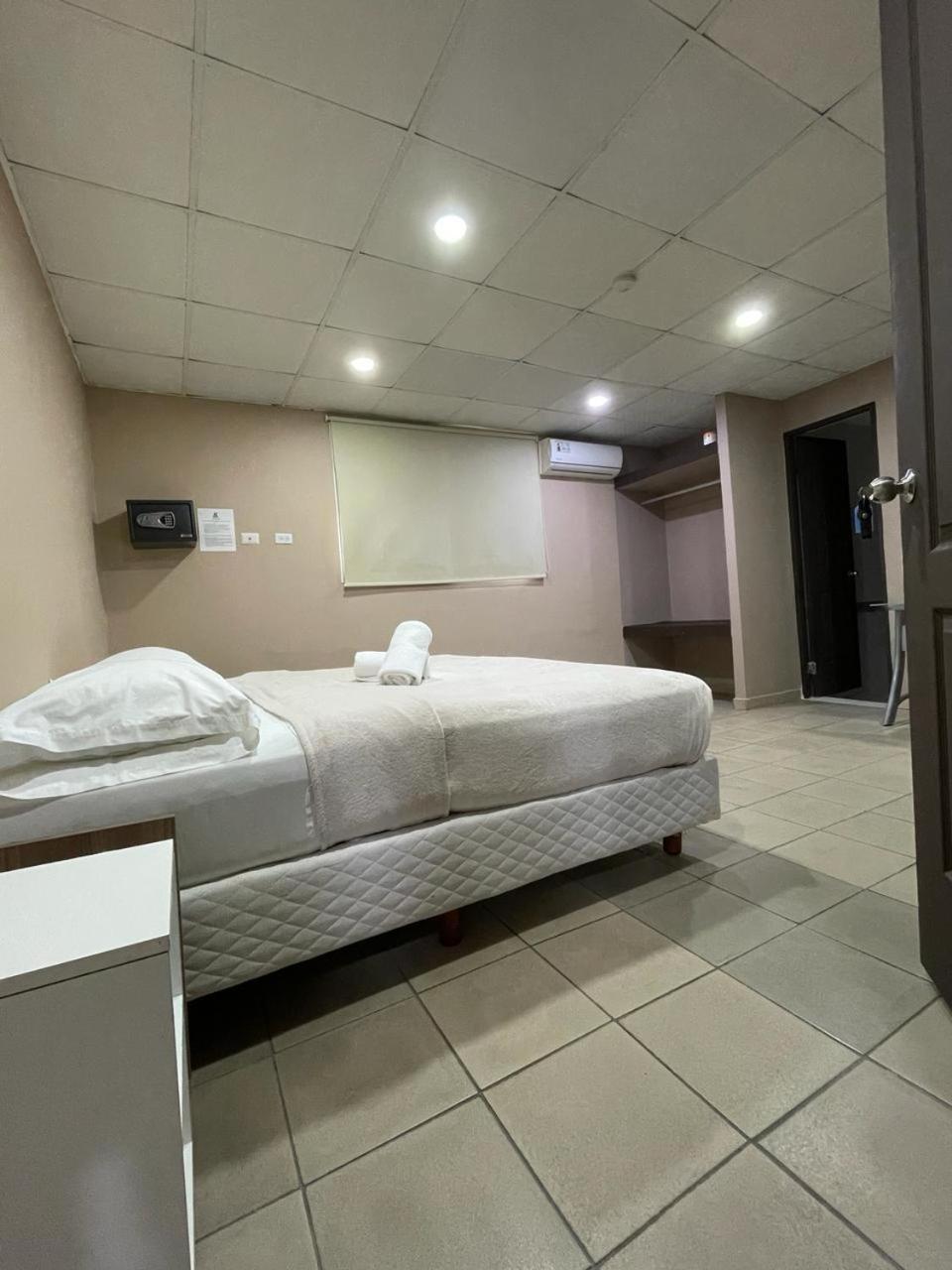 Hostal El Prado Panama-Stad Buitenkant foto